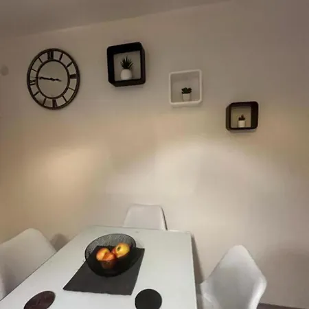 Tommy Apartment *